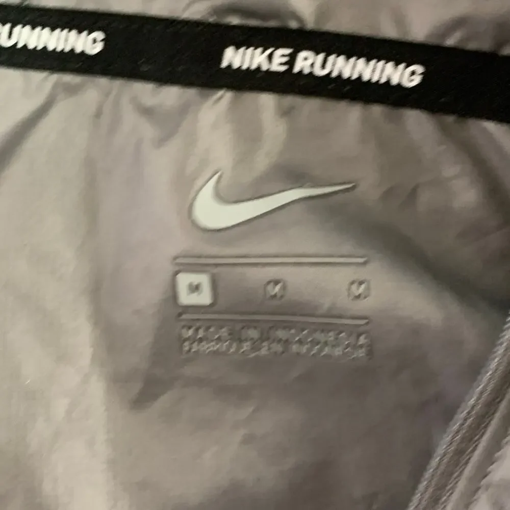 Nike Women's Essential Water Repellent Hooded Running Jacket M Gray Active